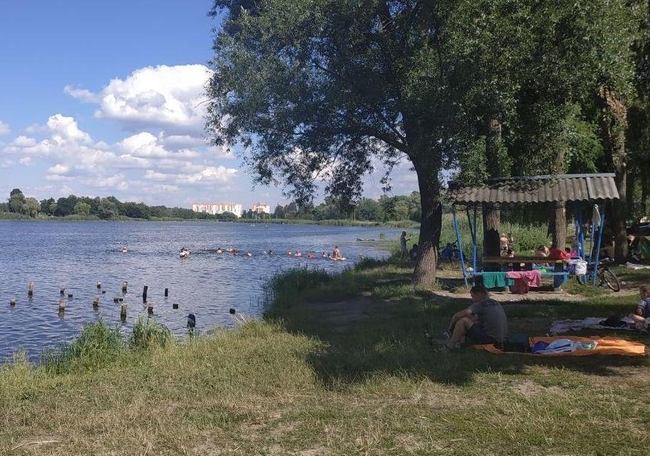 В Харькове запретили купаться на популярном пляже