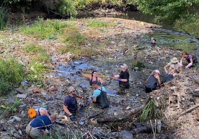 Харьковские активисты закончили очистку реки Уды (фото «до» и «после»)