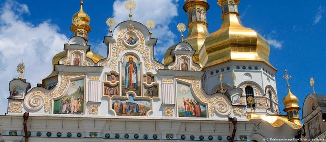 Суд заборонив УПЦ МП богослужіння в храмах Верхньої Лаври