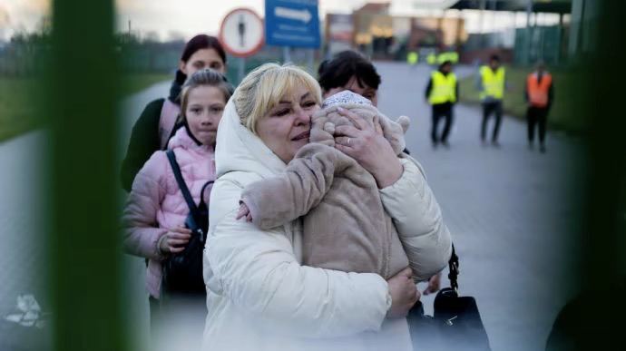 Соціальні служби європейських країн забирають дітей з сімей українських біженців