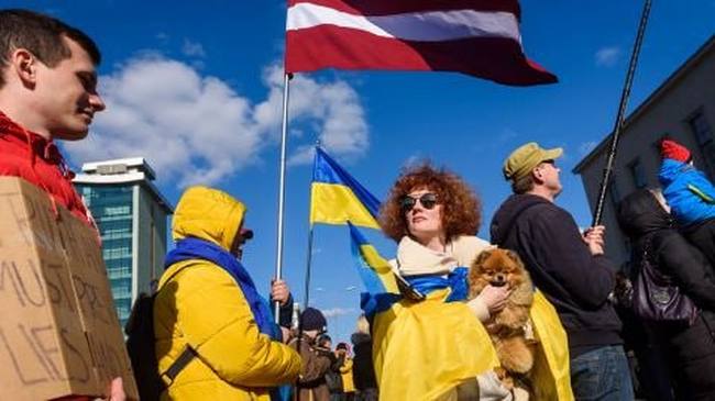 Латвия может увеличить финансирование украинских беженцев на 10 млн евро