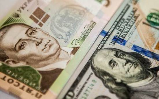 Нацбанк ослабил валютные ограничения для государственных компаний
