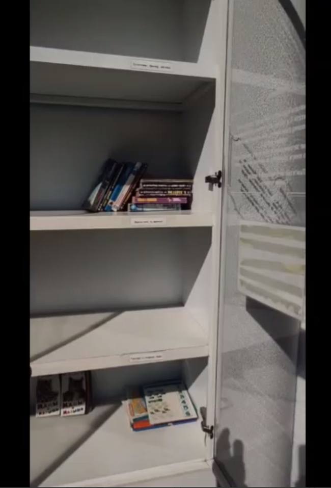 Из уличной библиотеки в Центральном парке украли почти все книги