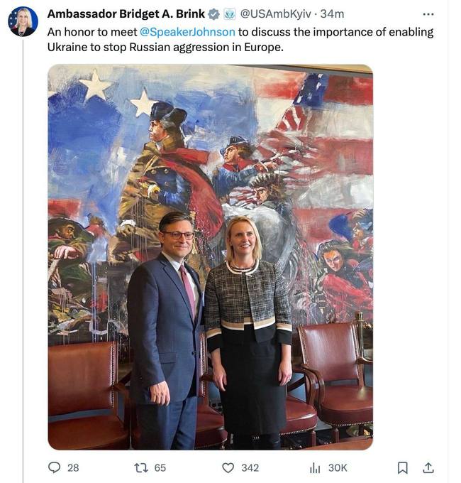 Посол США в Україні Бріджет Брінк щойно твітнула, що вона зустрілася зі спікером Конгресу Джонсоном