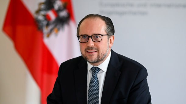 Міністр закордонних справ Австрії Александер Шалленберг радіє приїзду Лаврова