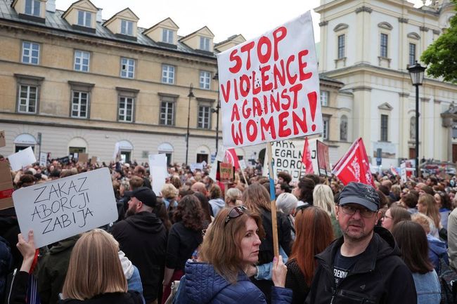 Учора польський премєр запропонував послабити законодавство про аборти