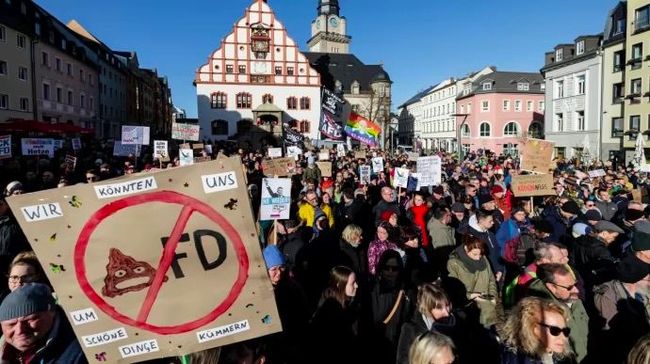 У Німеччині зросла кількість охочих приєднатися до ультраправої АдН