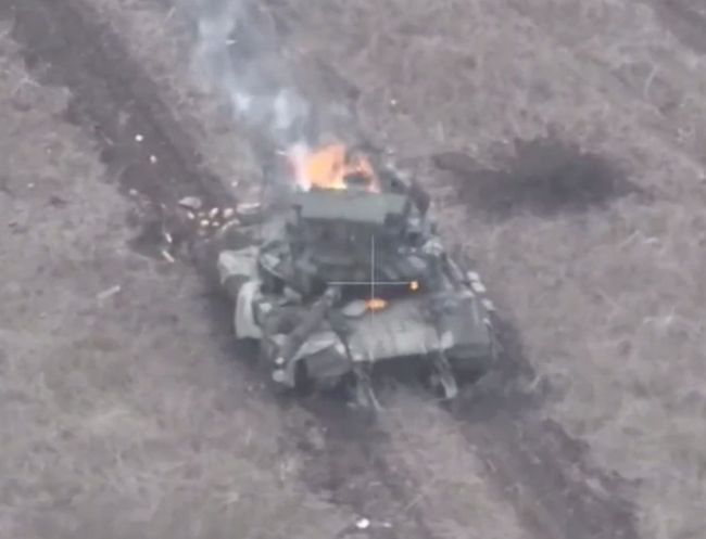 В течение месяца стабильно уничтожается 2 роты русских танков Т-80