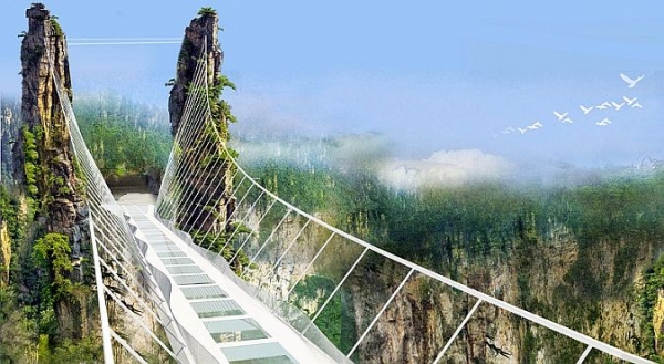 Высочайший в мире стеклянный мост проработал всего две недели