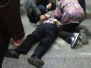 На двух станциях Алексеевской линии людям стало плохо