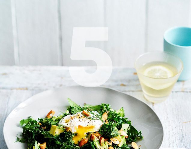 Чем завтракать: 5 рецептов полезных салатов