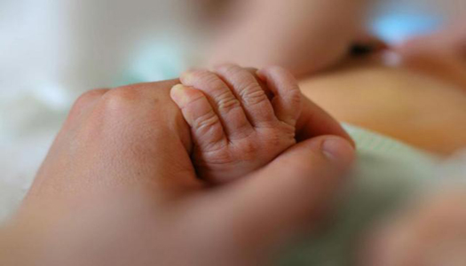 Украинцам увеличат помощь при рождении ребенка