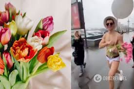В Киеве и Харькове полуобнаженные мужчины поздравляли женщин с 8 Марта