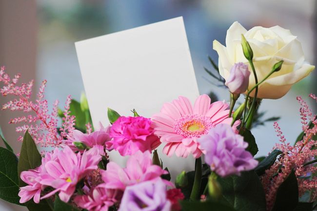 Чи актуально ще дарувати квіти жінкам?