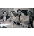 В сети опубликованы неизвестные фотографии Гитлера на свадьбе сестры Евы Браун (фото)