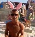 Зайка с креветками: продавец на пляже в Украине стал звездой в сети