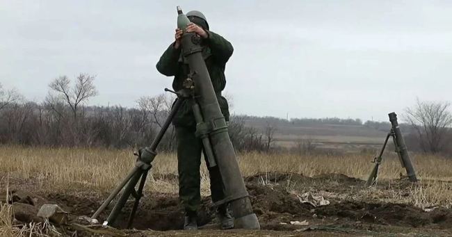 Оккупанты в ОРДЛО развернули лагеря по подготовке новых боевиков из России