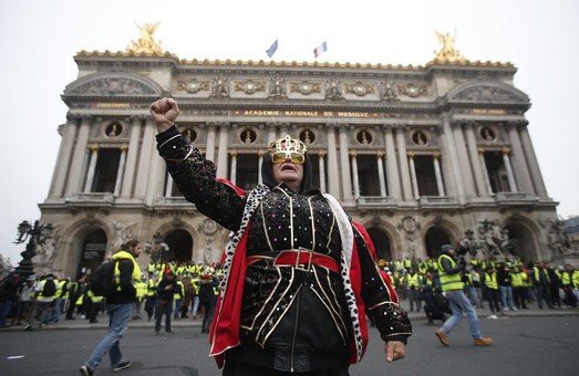 Итальянские марионетки Кремля поддержали протесты “желтых жилетов” во Франции