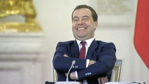 Медведев призвал пересмотреть правила приготовления омлетов