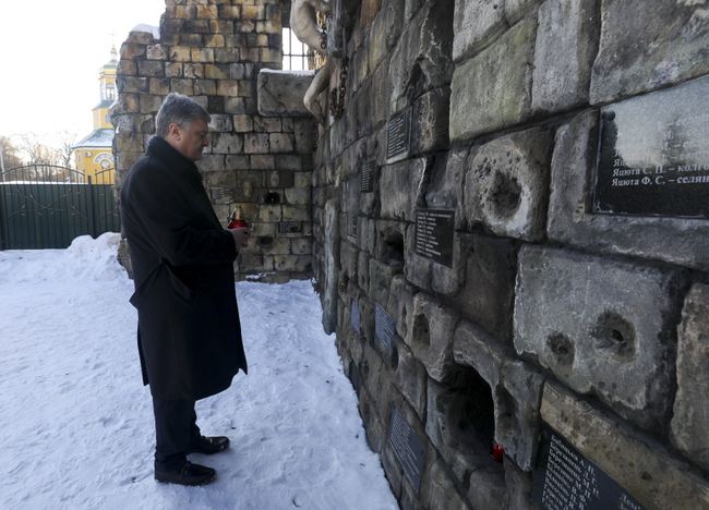 Президент в Борисполі вшанував память жертв тоталітарного режиму