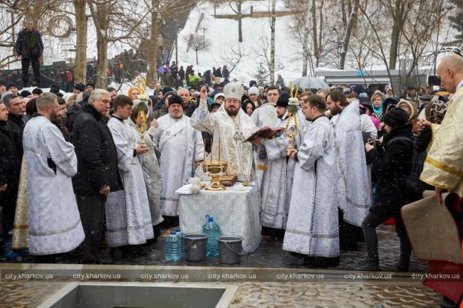 Крещение в Харькове: ФОТОРЕПОРТАЖ
