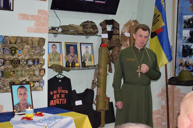 В Старокостянтинові вшанували захисників Донецького аеропорту