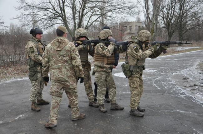 Британські інструктори в рамках навчально-тренувальної місії операції «ORBITAL» розпочали підготовку українських морських піхотинців