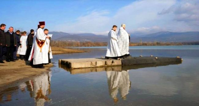 Проблема очистных в Севастополе решена – губернатор освятил водохранилище