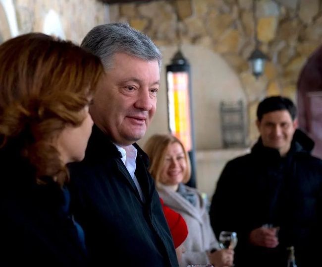Государство должно финансировать украинское кино: Порошенко встретился с создателями фильма Киборги