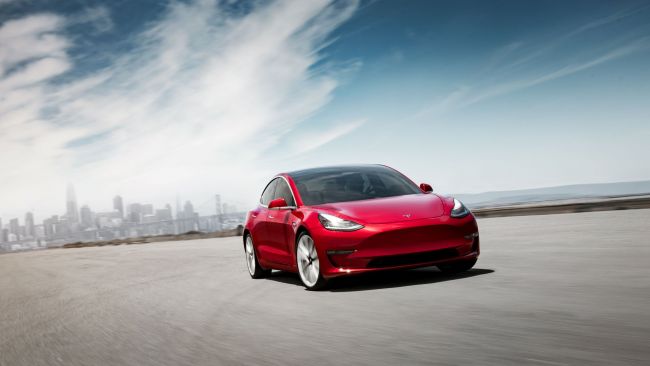 Новые обновления Tesla сделают Model 3 неугоняемой