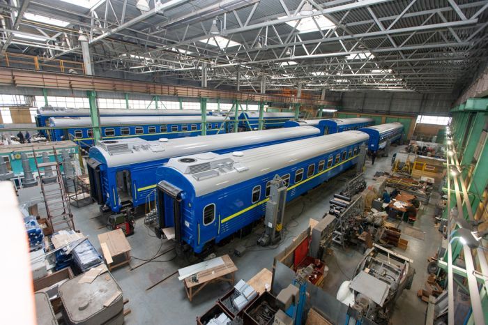 Укрзалізниця придбає у Крюківського вагонобудівного заводу 46 пасажирських вагонів та 3 дизель-поїзди