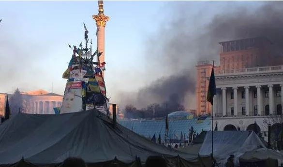 Украина не должна свернуть с нынешнего пути, который 5 лет назад, сквозь дым баррикад, казался недостижимым – Арьев