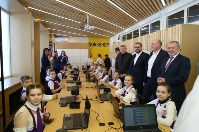 У селищній школі відкрито перший на Харківщині клас робототехніки