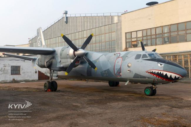 Літак “нестримних” ремонтують у Києві