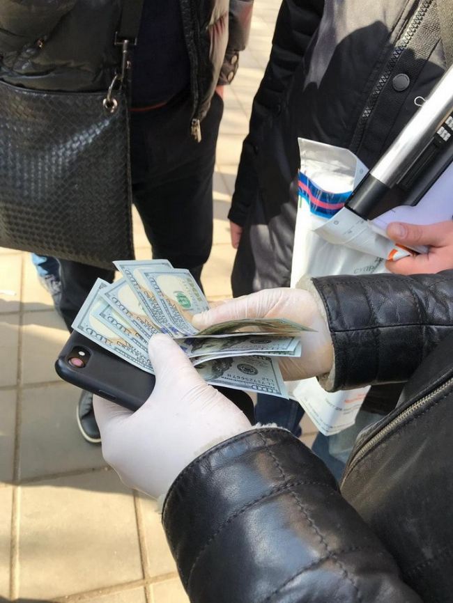 На Одещині СБУ викрила на хабарах керівника райвідділу поліції