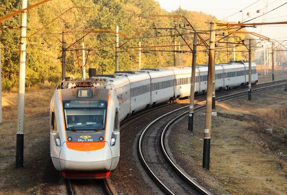 Поезд Мариуполь - Харьков изменит расписание