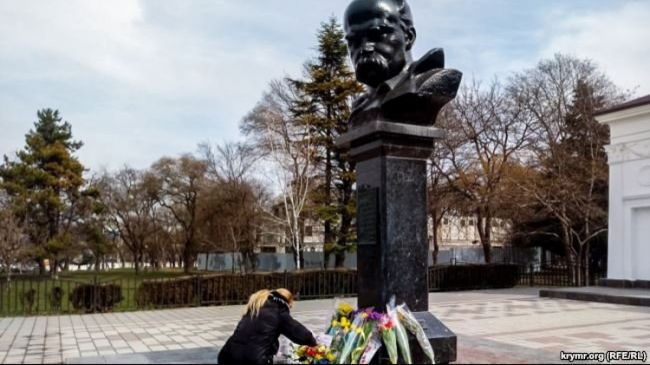 Як в анексованому Криму відзначили день народження Тараса Шевченка