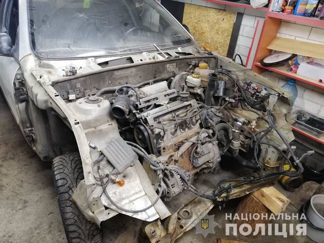 В Харькове угнали машину с помощью эвакуатора (ФОТО)