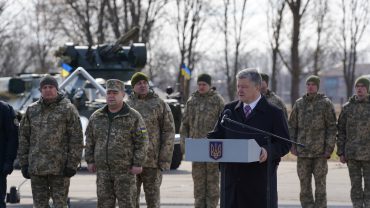 Президент на Хмельниччині передав ЗСУ понад 420 одиниць озброєння та військової техніки