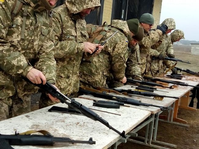 Бойцы отрядов территориальной обороны провели учения на Харьковщине (ФОТО)
