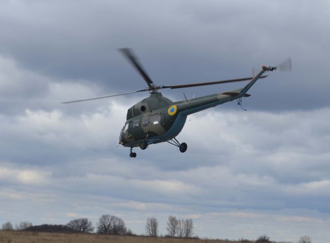 Курсанти ХНУПС виконали самостійні польоти на вертольотах Мі-2 МСБ