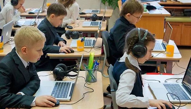 Минобразования выделит миллиард гривен, чтобы обеспечить все школы доступом к интернету