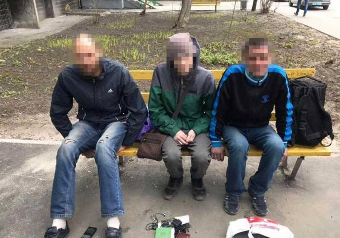 В Харькове поймали тройку грабителей