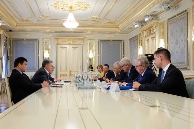 Правління Ялтинської Європейської Стратегії (YES) запросило Президента Петра Порошенка на конференцію у вересні