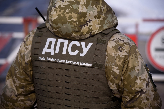 Прикордонними оперативними підрозділами зі складу Об’єднаних сил затримано бойовика незаконного збройного формування «Гром» (ВІДЕО)
