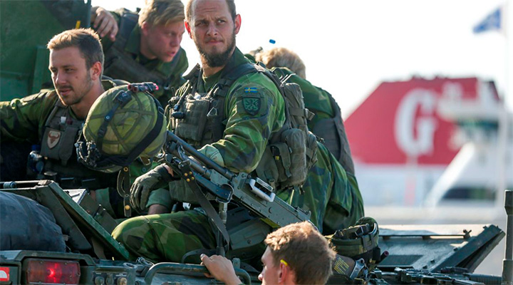 РУССКАЯ УГРОЗА. Швеция вернула войска на остров Готланд из-за военной угрозы России