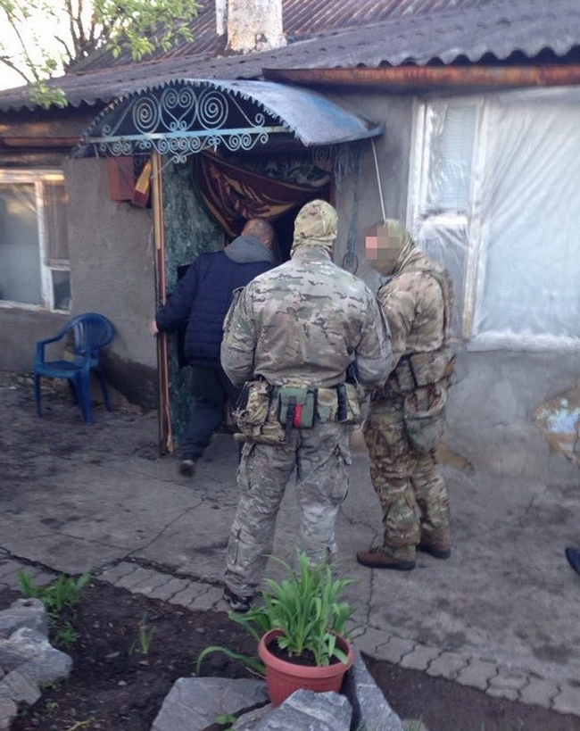 У Запоріжжі СБУ затримала бойовика незаконних збройних формувань (ВІДЕО)