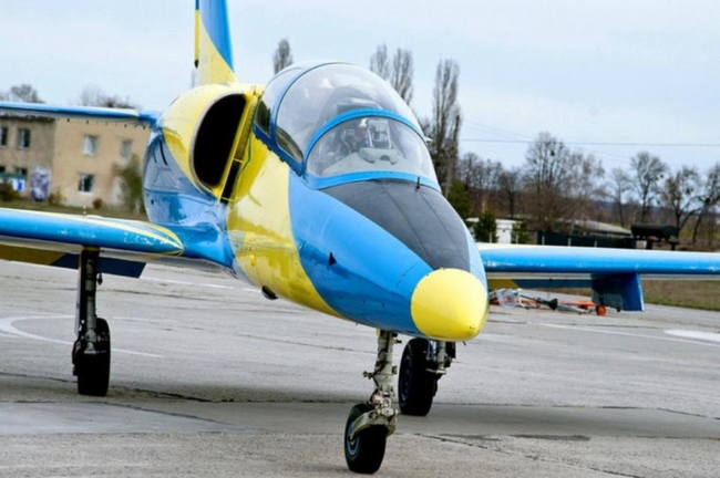 Под Харьковом летчики-курсанты учатся летать на реактивном «Альбатросе»