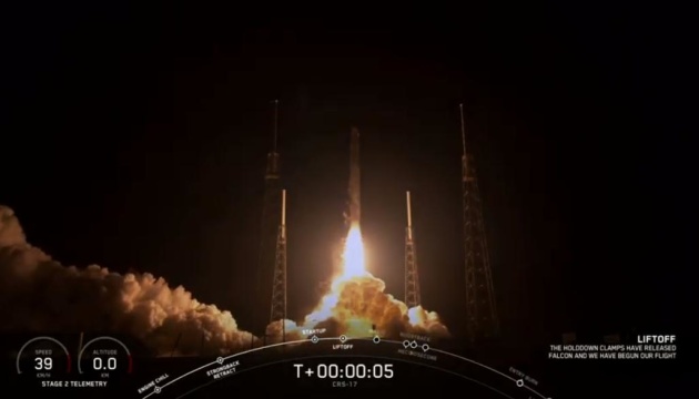 SpaceX успешно запустила корабль Cargo Dragon к МКС