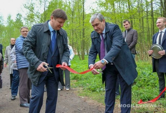 В белорусском Могилёве депутаты торжественно открыли перила